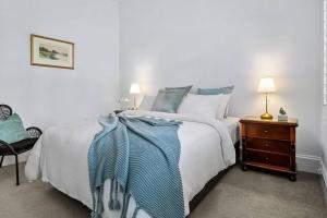 Perfect Page St Home 3Bed 2Bath Sleeps 6