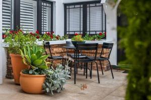Boutique Art Deco Apt, Beach, Park, Shops, Cafes F1