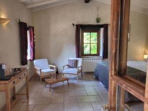 B&B / Chambres d'hotes Chez Berger, ruime 2 persoonskamer met kingsize bed : photos des chambres