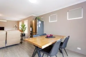 Civic Gardens Villa - Canning Vale