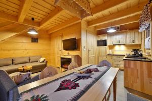 Domki Świerkowe Skały z jacuzzi na wyłączność