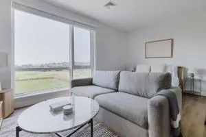 Blueground Revere firepit spa wd ac gym BOS-1090 - Revere