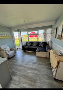 California Beach Chalet