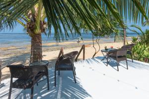 YAMA APARTMENTS - Private Beachfront