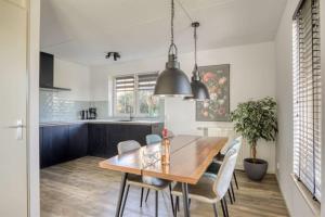 Beachvilla it Langezand - Villa aan het vaarwater en vlakbij strand