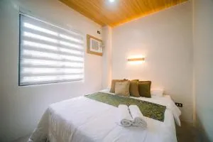 Resort type Family room for 4 to 5pax with pool - Pilar