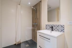 Appartements Le Cocon d-Adamille - Appt avec piscine partagee : photos des chambres