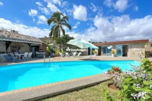 Chez Jab - villa avec piscine et sauna partagés - à 2 mins de la plage - Boucan Canot - 布康卡努