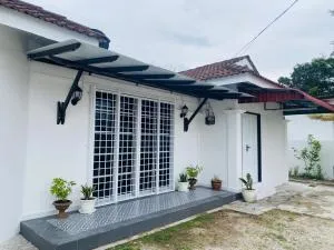 Golf Avenue Homestay Kota Bharu - Kampong Semut Api