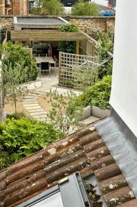 Observatory Retreat Luxury Jericho Townhouse with Parking