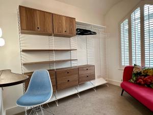 Observatory Retreat Luxury Jericho Townhouse with Parking