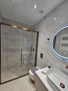 Athens Party Suite by Morenita "read property lnformation"