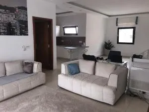 Cheerful flat with terrace in contemporary duplex with trees and garden - Bambilor