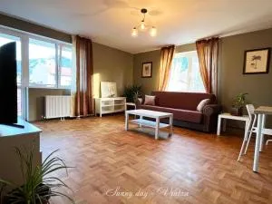 Луксозен Апартамент с гледка СЛЪНЧЕВ ДЕН - Kravoder