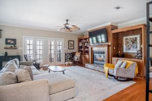 Stunning Riverside Retreat with Private Pool home