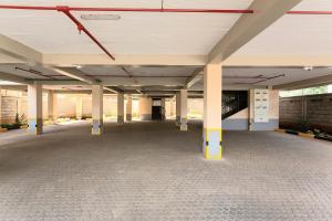 Spacious Penthouse Rooftop Studio with King bed