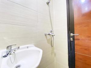 Best Location Studio Room at Gateway Pasteur Apartment By Travelio