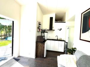 Strandnära modernt gästhus