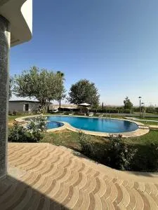 Super belle villa avec piscine - Aït Taoujdate