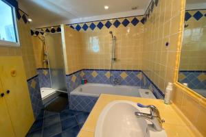 Villas 06C-Villa for 8 persons with pool near Nice : photos des chambres