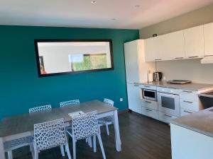 Maisons de vacances Maison avec Piscine interieure privee sans vis a vis chauffee toute l annee : photos des chambres