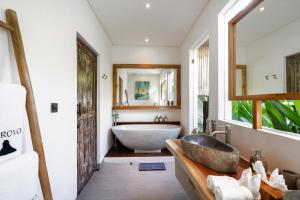 Villa Arroyo by BaliSuperHost