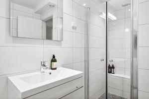 Pergola - Free parking - 5 min walk to facilities