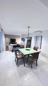 Charmoso Apartamento no Guaruja