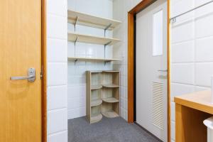 国際通り徒歩1分 駐車場2台 最大11名 空港車で10分 周辺には飲食店多数の那覇エリア さくらや国際通り