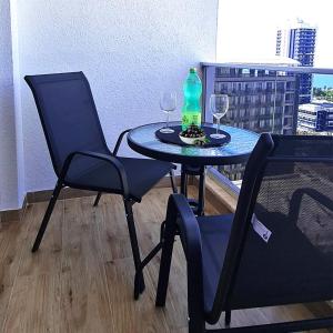 Bright and Airy Apartment Free Wi-Fi Open Space 3-Rooms 2-Balconies