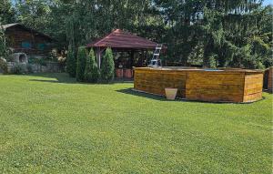 4 Bedroom Nice Home In Radovanci