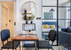 Lux 1BR Near Dubai Hills Mall