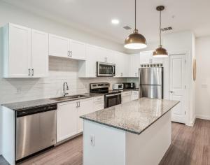 Modern 2br Apartment I Properties By Preston