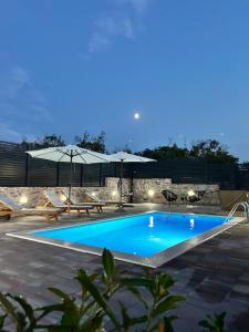 House Gruja with Pool