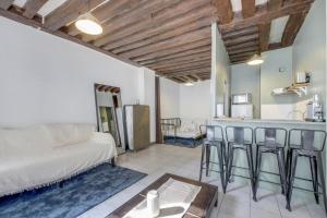 Paris Marais Lombards