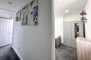 Large Home In Heart Of Bustling Levenshulme