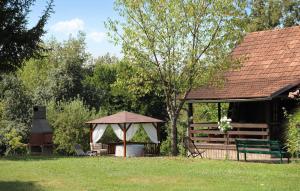 Beautiful Home In Mali Vrh Kamanjski