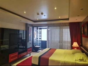 L2 Promotion, Modern Apartment In Bangla Road Patong Beach With Private Jacuzzi & Roof Top Pool