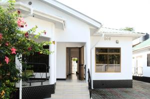 OYA Guest House - 3hvězdičkové hotely ve městě Usa River