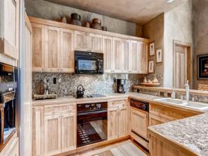 Beaver Creek Elkhorn - 2 Bedroom Condo By Gondola Resorts