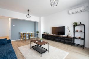 Majestic Apartments- with Parking