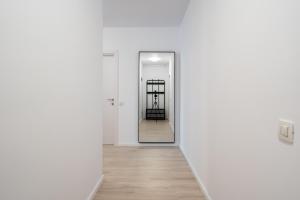 Majestic Apartments- with Parking