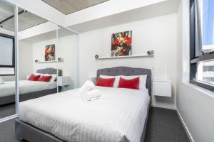 Spacious Kingston Foreshore 1BR Apt - Hosted by Canstay