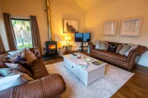 Riverside Lodge - Seasgair Lodges - Skye of Curr