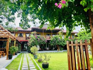 Kim An Homestay, Pizza - Cafe