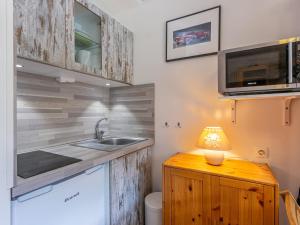 Studio rénové avec balcon, parking et proche pistes à Val-dIsère - FR-1-694-287