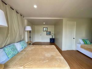 Casa Manta Mountain home, pool, bonfire, camping