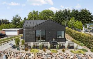 2 Bedroom Cozy Home In Skårup Fyn