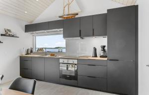 2 Bedroom Cozy Home In Skårup Fyn