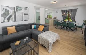 Beautiful Home In Vodnjan With Wifi 
